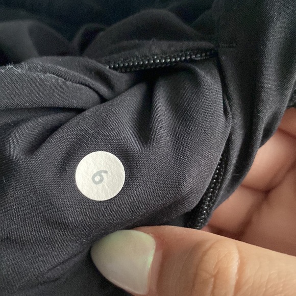 Lululemon shorts - Picture 3 of 4